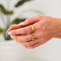 Adjustable To Finger