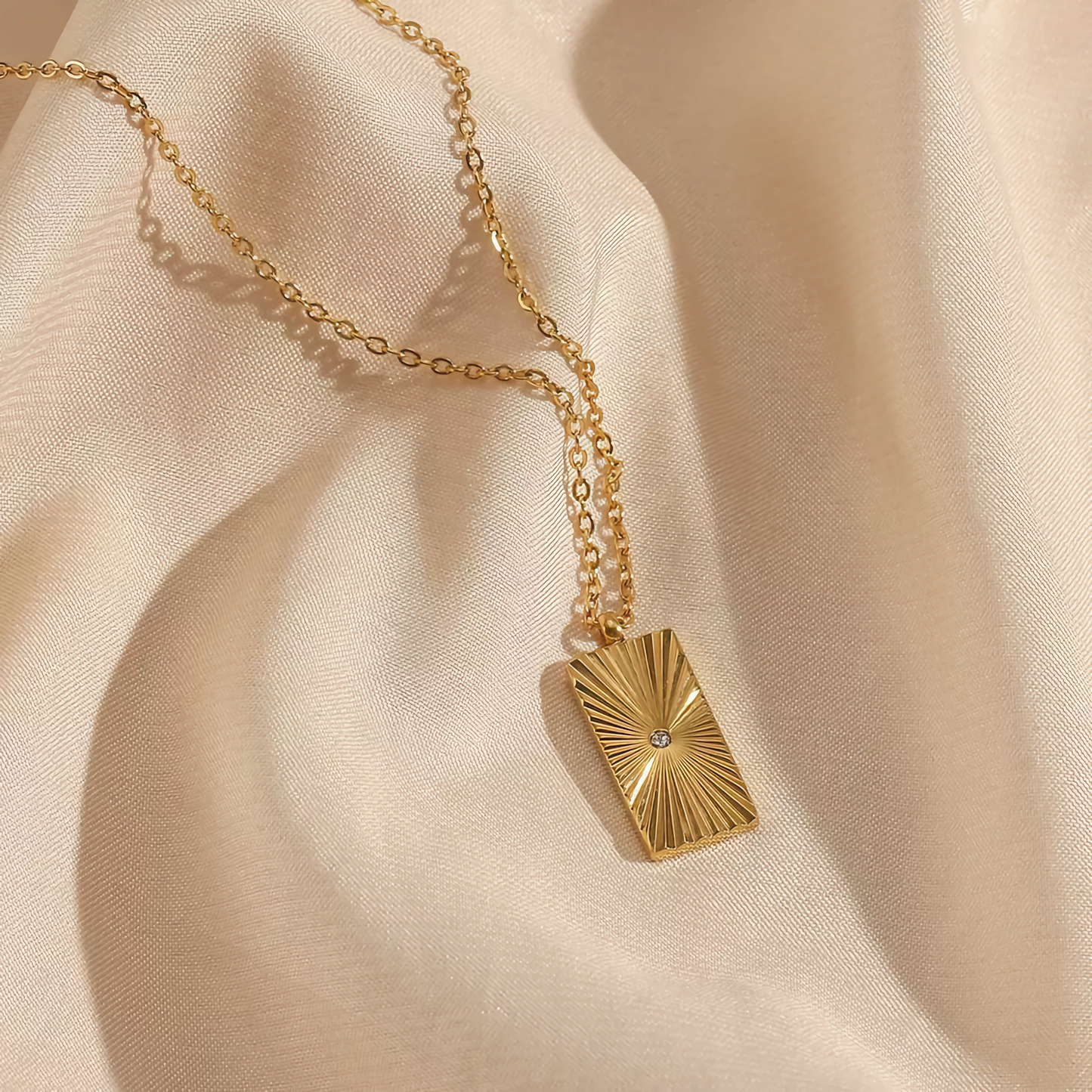Nara Li Plate Gold Necklace