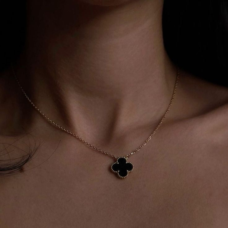 Clover Black Necklace